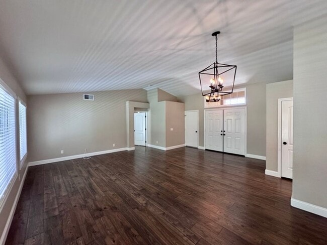 Building Photo - Available for LEASE! 3 bedroom 2 bathroom ...