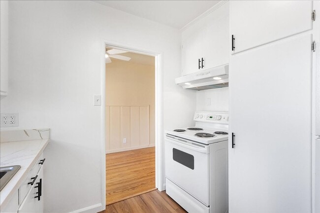 Building Photo - 2033 High St