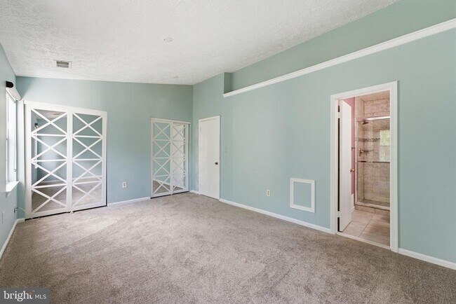Building Photo - 10703 Campus Way S