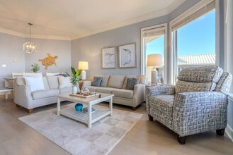 Building Photo - 10 N Forest Beach Dr