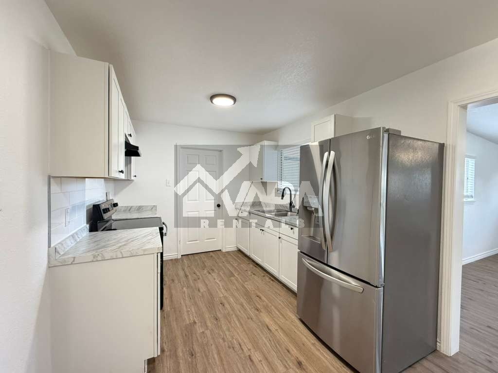 Building Photo - 315 Jamaica Dr