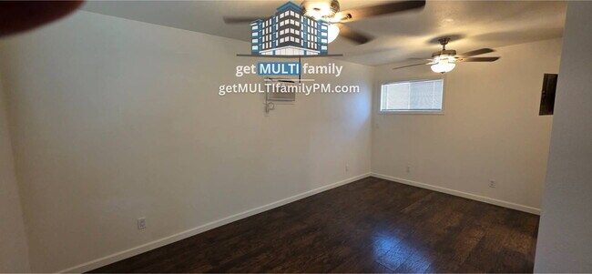 Building Photo - 3926 E Earll Dr