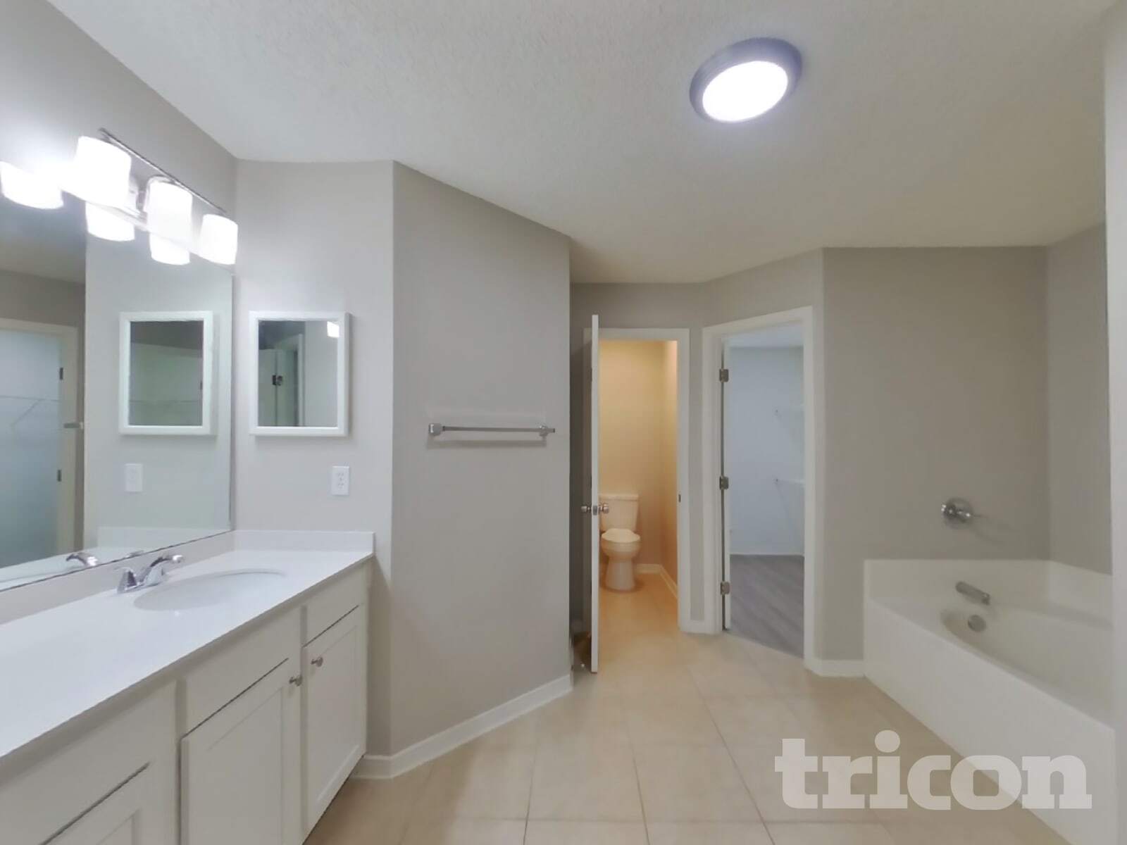 Building Photo - 1267 Summit Oaks Dr E