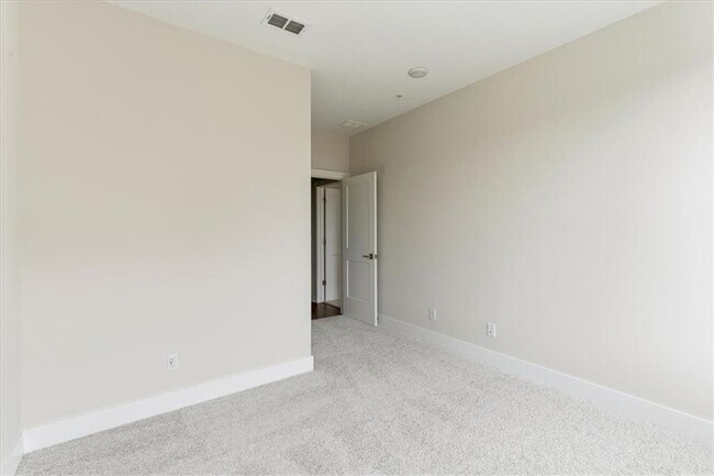 Building Photo - 742 Urban Grange Way