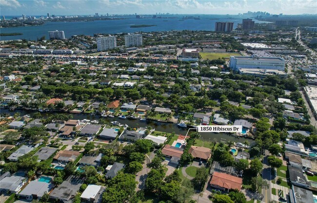 Building Photo - 1850 Hibiscus Dr