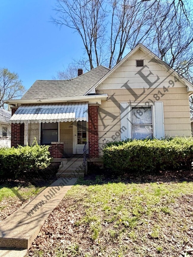 Building Photo - Two Bedroom House