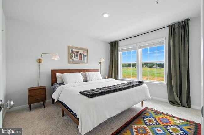 Building Photo - 5051 Silver Oak Dr