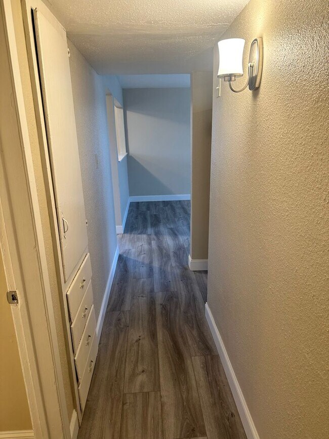 Building Photo - This cute home won't last long with a new ...
