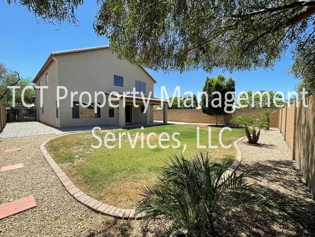 Building Photo - Updated 4 Bedroom on Corner Lot!