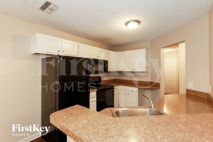 Building Photo - 14905 SE 25 Pl