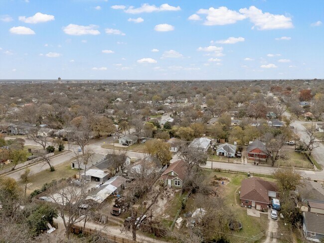 Building Photo - 2111 Herring Ave