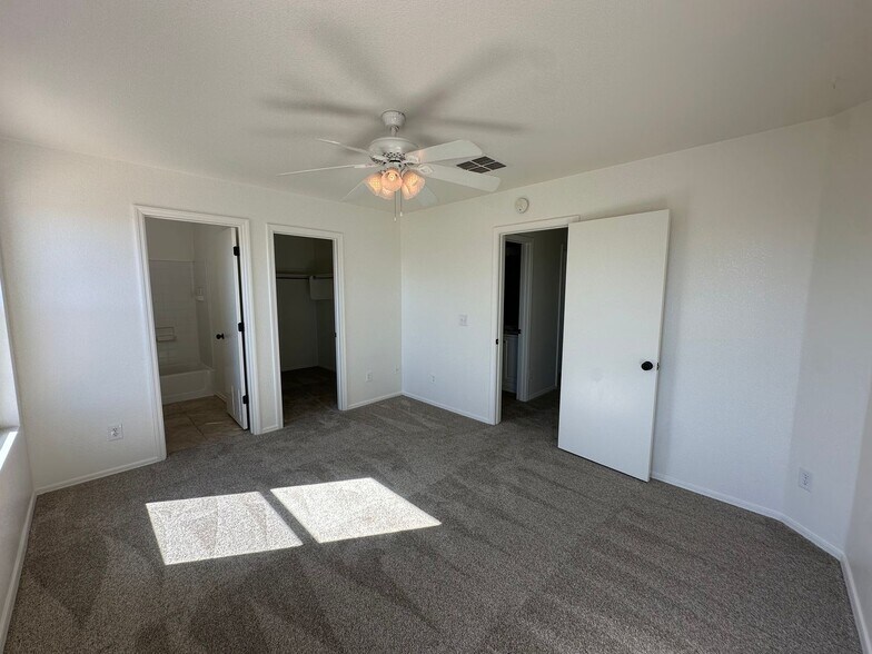 Building Photo - 6279 S Earp Wash Ln