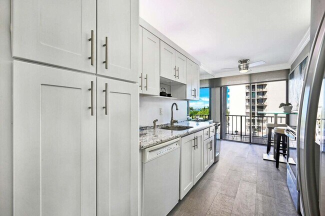 Building Photo - 4200 N Ocean Dr