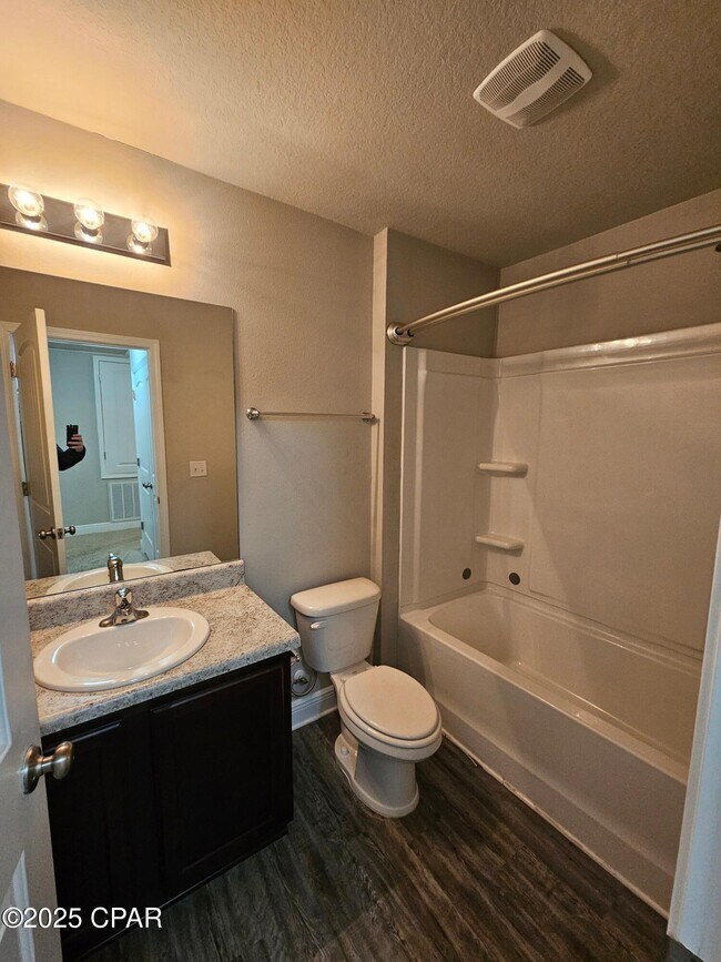 Building Photo - 5804 Callaway Cir