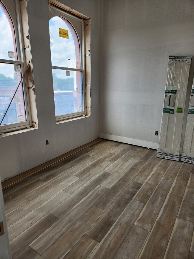 Building Photo - Historic Panora Apartments Fully Remodeled