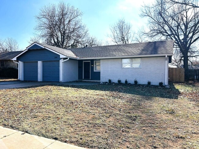 Building Photo - 2114 Allenhurst St