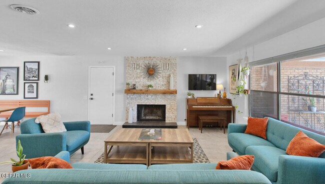 Building Photo - 779 Clay Ct