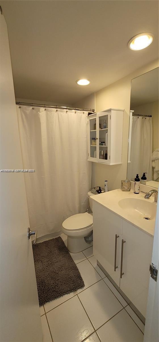 Building Photo - 3001 S Ocean Dr