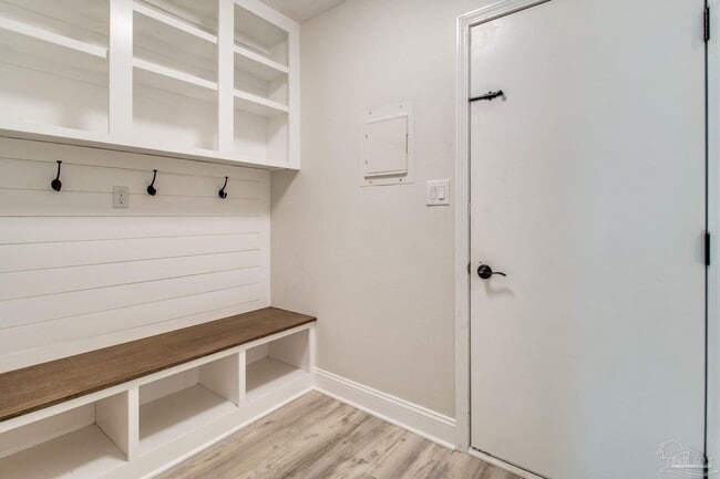 Building Photo - 5894 W Shore Dr