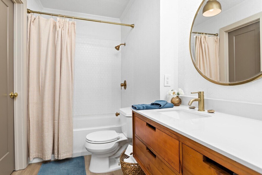 Downstairs Bath - 5885 Woodway Dr