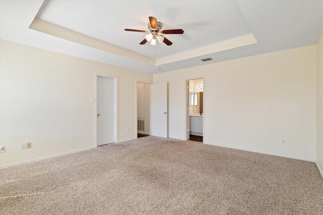 Building Photo - 12856 Gillon Dr