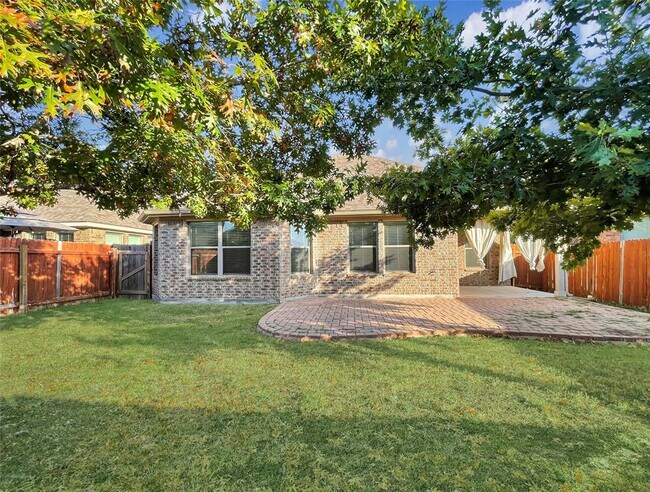 Building Photo - 2468 Millbrook Loop