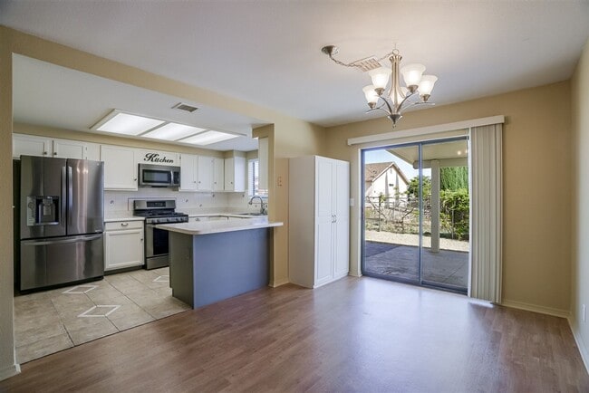 Building Photo - Home With 2 En-Suite Bedrooms in Prescott Valley