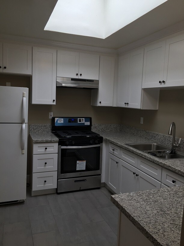 remodeled kitchen - 132 Gaviota Ave
