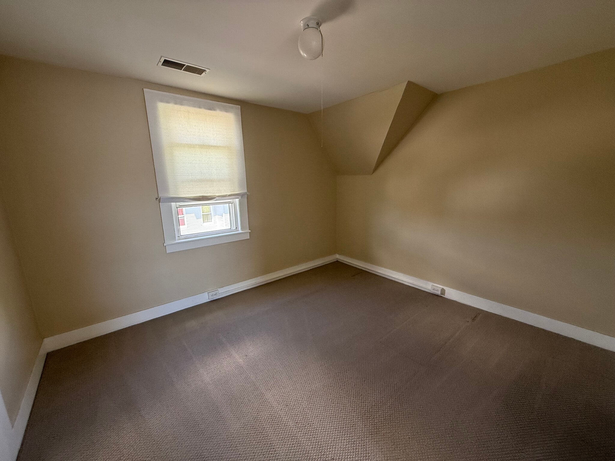Front bedroom - 11 Summer St