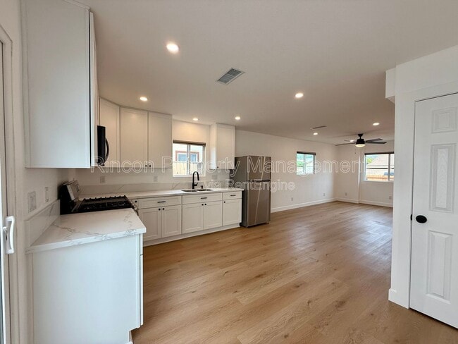 Building Photo - 607 Lemon Way