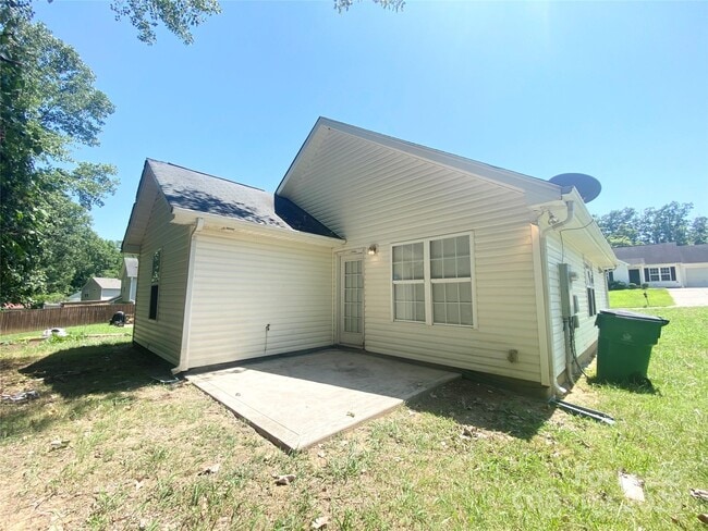 Building Photo - 5522 Stone Bluff Ct