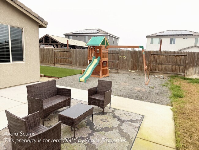 Building Photo - 654 Melbourne Way