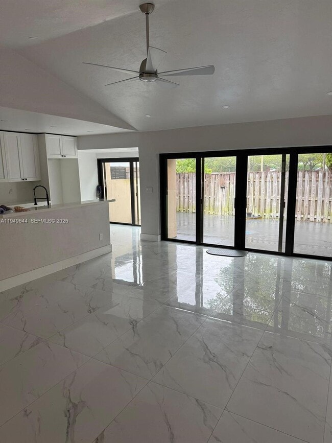 Building Photo - 11220 SW 125th Pl