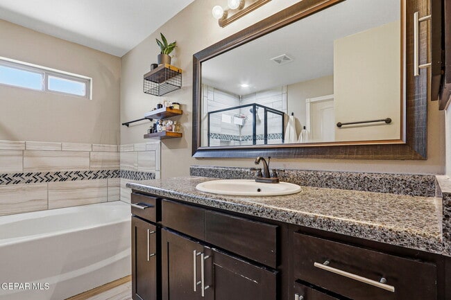 Building Photo - 14844 Tierra Tencha Ct