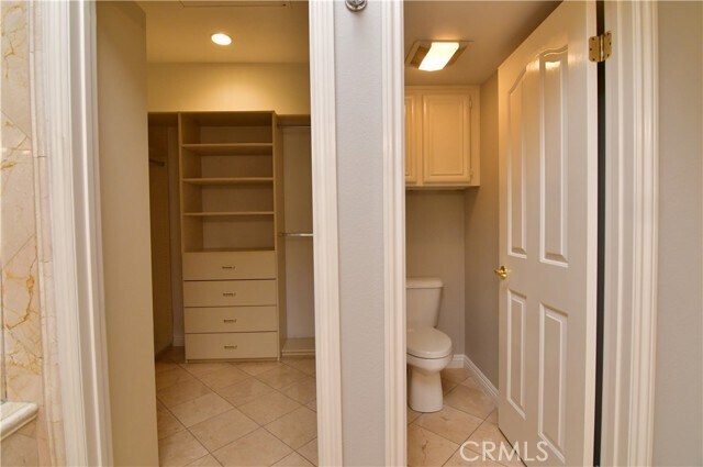 Building Photo - 2354 Sunningdale Dr