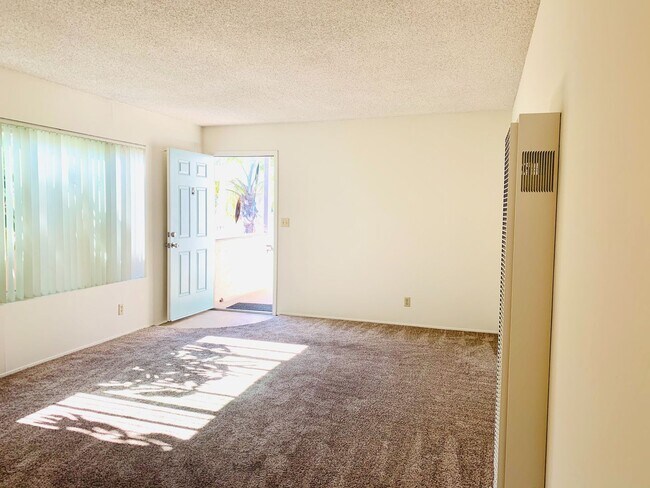 Building Photo - AVAILABLE NOW! LIVE BY THE BEACH IN MISSIO...