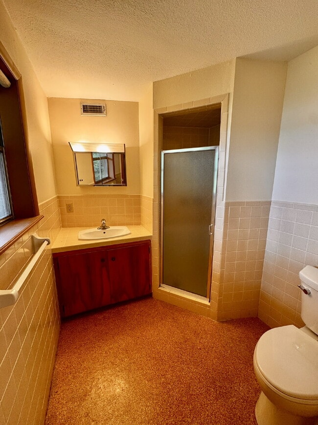 Building Photo - 15344 Dutchmans Dr