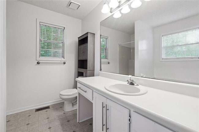 Building Photo - 3149 Lakeview Pkwy