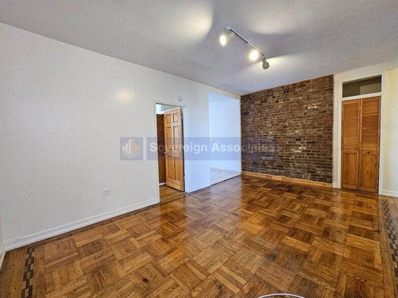 Building Photo - 86 Haven Ave