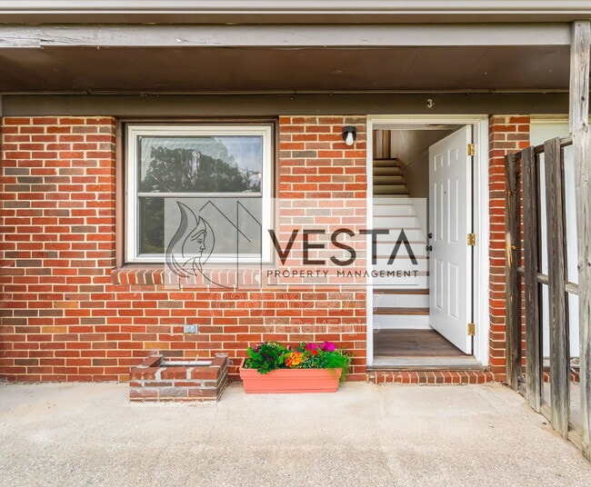 Building Photo - 26 Reid St