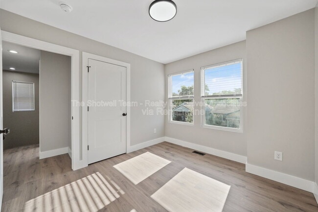 Building Photo - 2711 Tarleton Ave