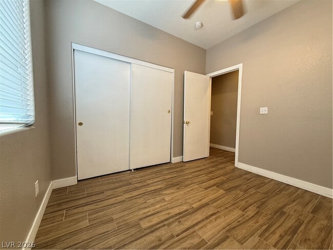 Building Photo - 9536 Sunshade Ct