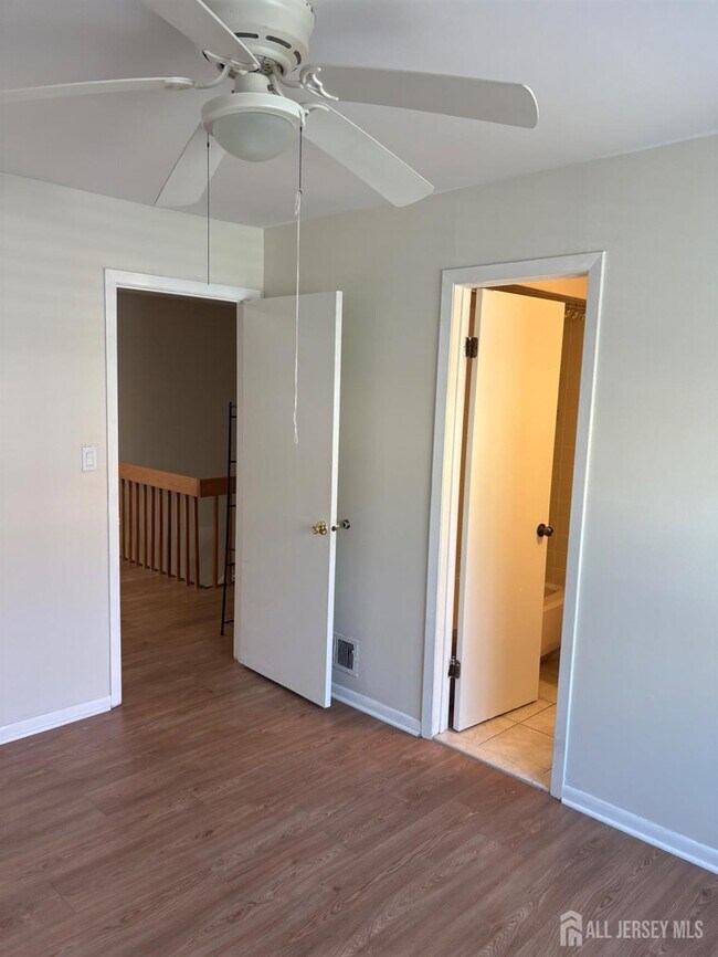 Building Photo - 1112 Schmidt Ln