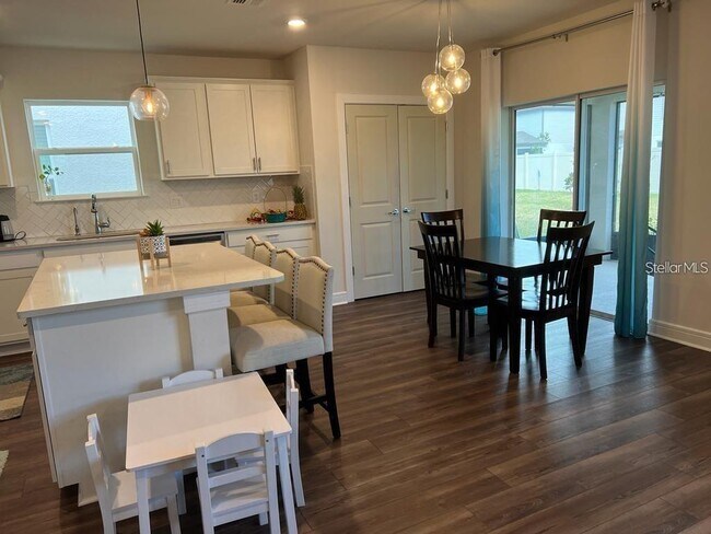 Building Photo - 30555 Thunderbird Dr