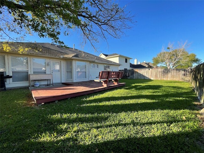 Building Photo - 14323 Cypress Ridge Dr