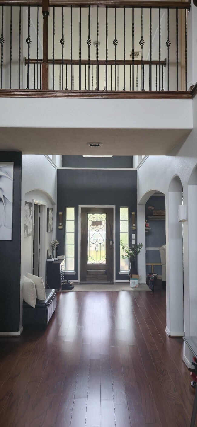 Building Photo - 8153 Tranquil Lake Way