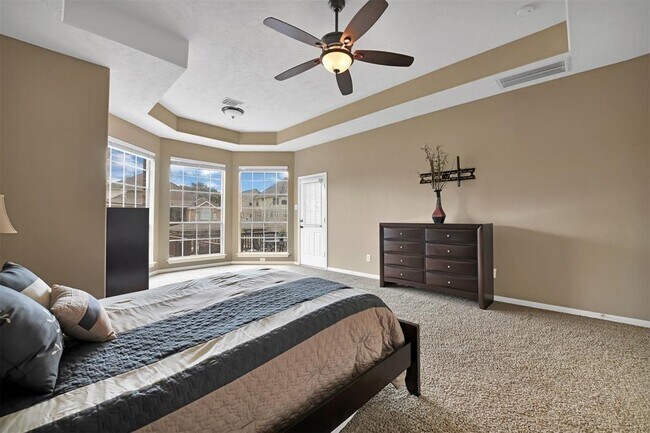 Building Photo - 8322 Shoregrove Dr