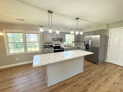 Building Photo - 105 Fort Dr