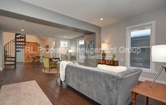 Building Photo - 451 S 22nd St