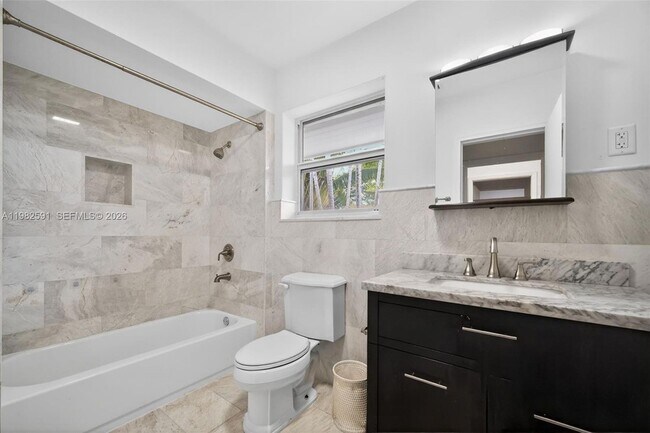 Building Photo - 8651 NE 10th Ct